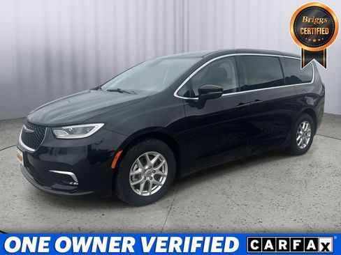 Used 2023 Chrysler Pacifica Touring-L FWD image 1