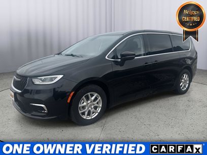 Used 2023 Chrysler Pacifica Touring-L