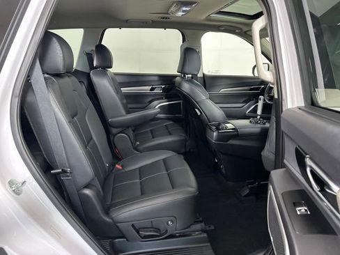 Used 2022 Kia Telluride EX w/ EX Premium Package image 27