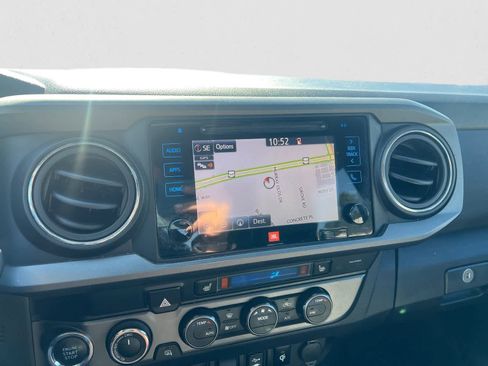 Used 2019 Toyota Tacoma TRD Sport image 21