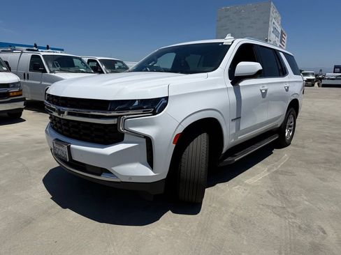 Used 2023 Chevrolet Tahoe LS RWD image 3