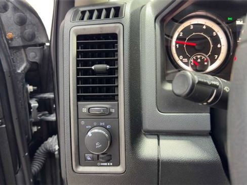 Used 2018 RAM 1500 Express image 27