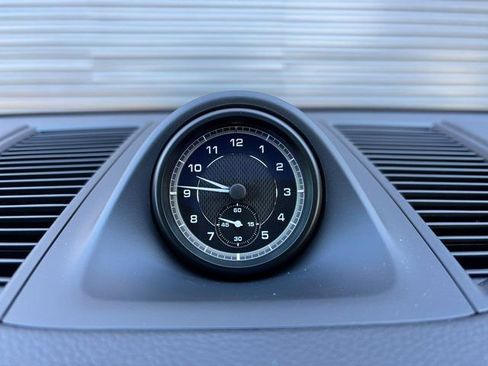 Certified 2026 Porsche Macan image 18