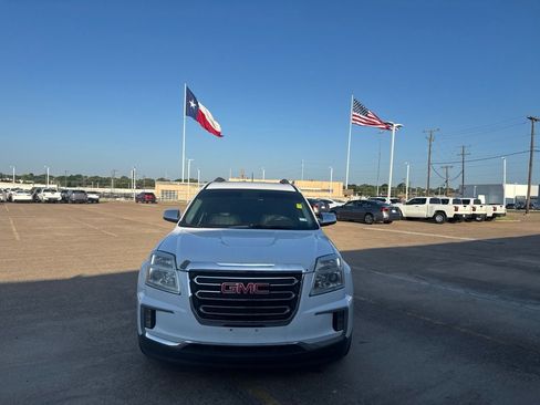 Used 2017 GMC Terrain SLT w/ Open Road Package FWD image 4