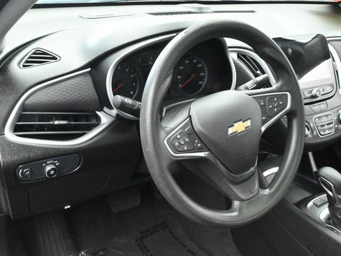 Used 2024 Chevrolet Malibu LT FWD image 15