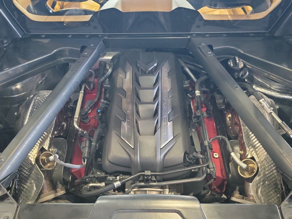 Used 2025 Chevrolet Corvette Stingray Premium Cpe w/ Z51 Performance Package RWD image 30
