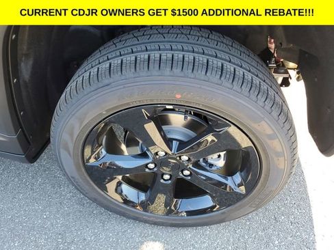 New 2025 Jeep Grand Cherokee Limited w/ Luxury Tech Group II image 6