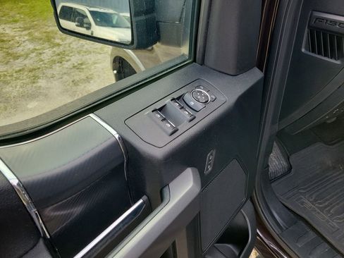 Used 2018 Ford F150 XLT w/ Equipment Group 302A Luxury image 10