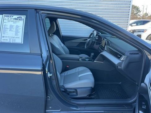 Used 2026 Toyota Camry SE image 31