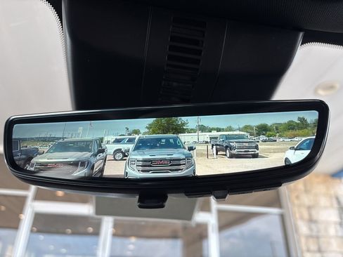 New 2026 Chevrolet Traverse LT image 23