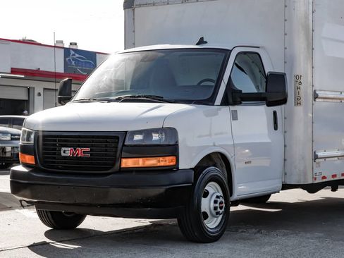Used 2021 GMC Savana 3500 Extended w/ Power Convenience Package RWD image 5