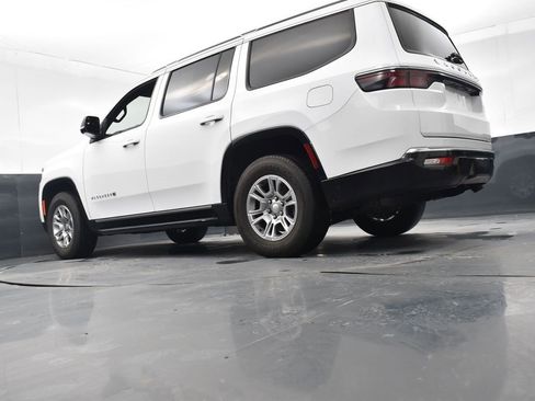 Used 2024 Jeep Wagoneer 4WD w/ Convenience Group I image 25