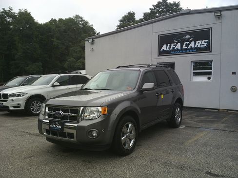 Used 2010 Ford Escape Limited FWD image 1
