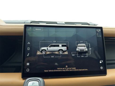 Used 2024 Land Rover Defender 130 X-Dynamic SE image 38