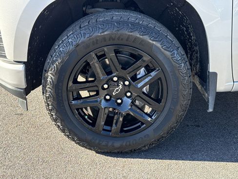 Used 2021 Chevrolet Silverado 1500 Custom w/ Rally Edition image 12