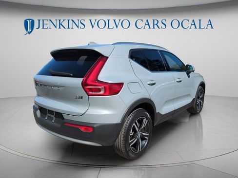 Certified 2025 Volvo XC40 B5 Core image 3