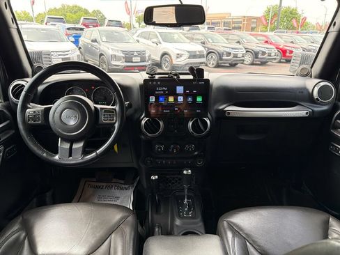Used 2014 Jeep Wrangler Unlimited Rubicon w/ Connectivity Group AWD/4WD image 32