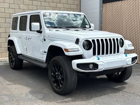 Used 2023 Jeep Wrangler Unlimited Sahara AWD/4WD image 3