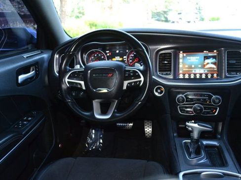 Used 2017 Dodge Charger R/T Scat Pack w/ Technology Group image 20