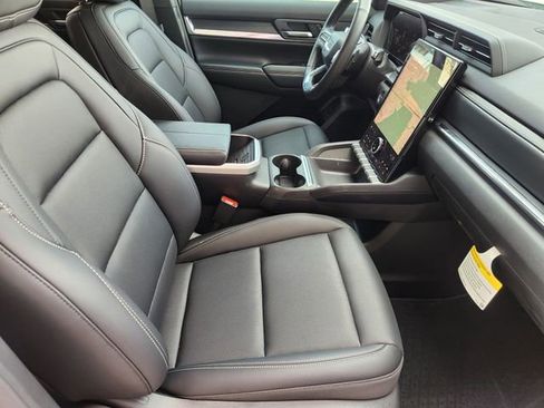 Used 2026 GMC Terrain Elevation w/ Elevation Premium Package image 14