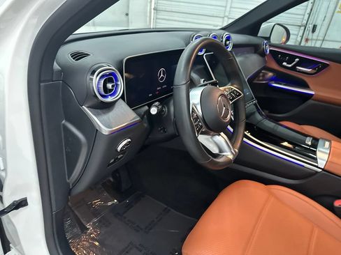 Certified 2025 Mercedes-Benz GLC 300 image 14