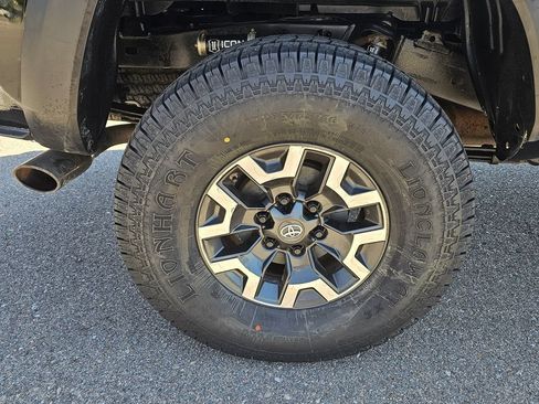 Used 2017 Toyota Tacoma TRD Off-Road w/ Tow Package (A/T) AWD/4WD image 52