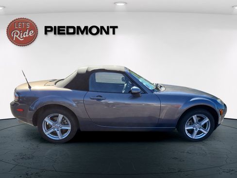 Used 2008 MAZDA MX-5 Miata Sport image 5