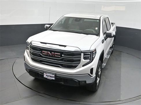 Used 2023 GMC Sierra 1500 SLT image 34