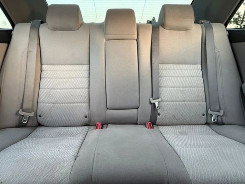 Used 2015 Toyota Camry LE image 22