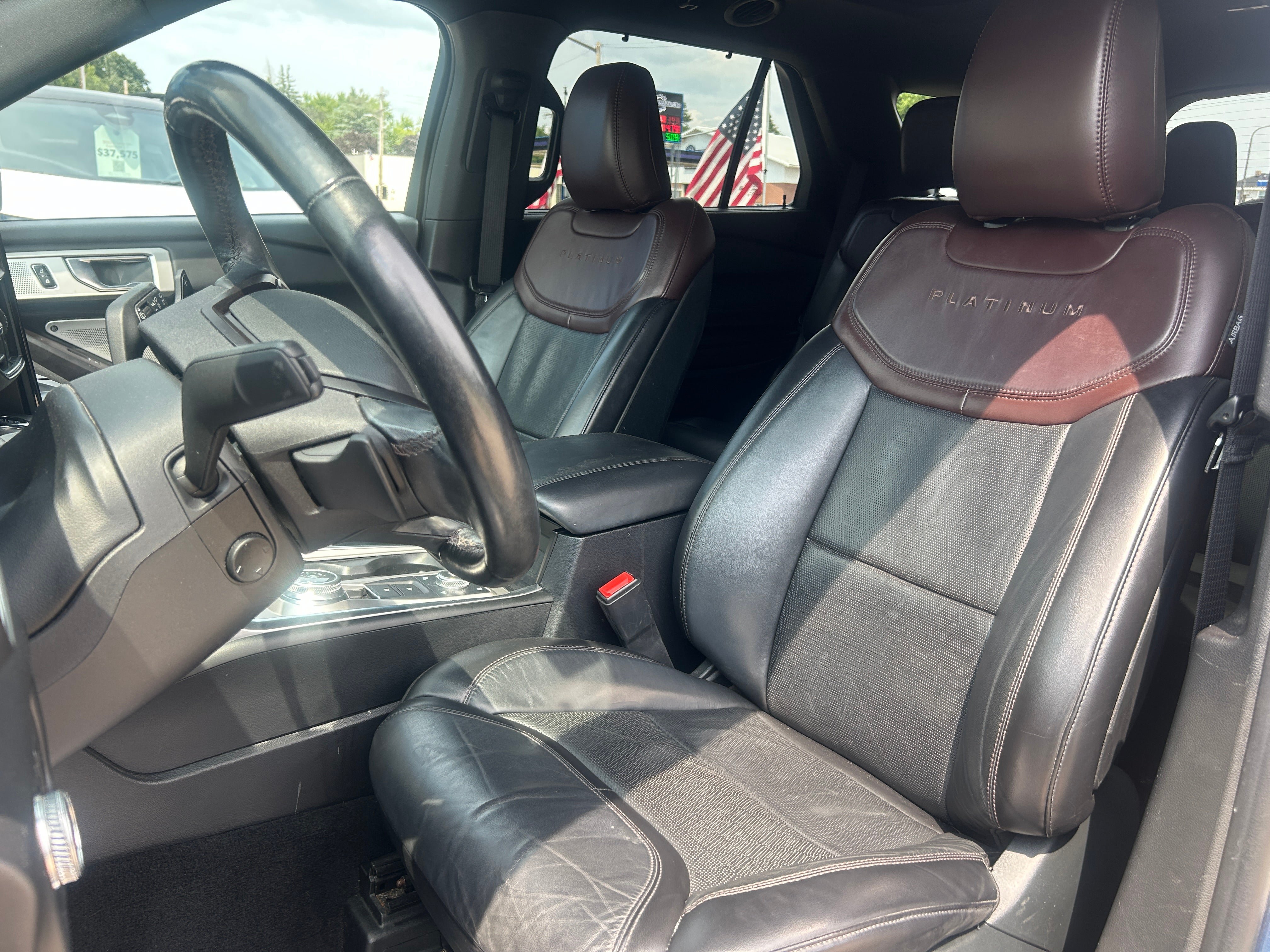 Used 2020 Ford Explorer Platinum w/ Premium Technology Package AWD/4WD image 16