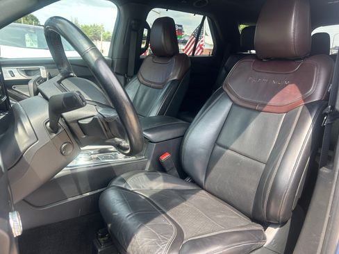Used 2020 Ford Explorer Platinum w/ Premium Technology Package AWD/4WD image 16