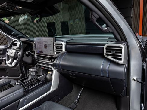 Used 2024 Toyota Sequoia Platinum image 18