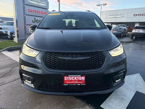 New 2026 Chrysler Pacifica Limited w/ S Appearance Package image 12