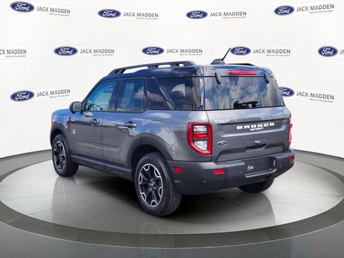Certified 2025 Ford Bronco Sport Outer Banks w/ Outer Banks Tech Package+ AWD/4WD image 3