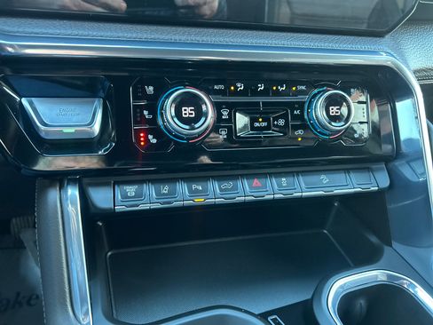 Used 2025 GMC Sierra 3500 Denali w/ Denali Reserve Package image 13