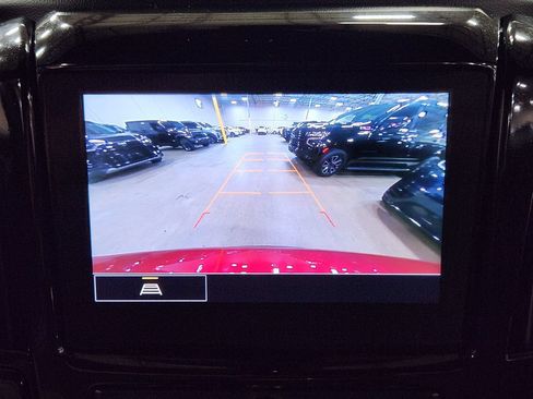 Used 2023 Chevrolet Traverse LT FWD image 38