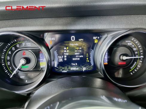 Used 2023 Jeep Wrangler Unlimited Sahara w/ Cold Weather Group AWD/4WD image 17