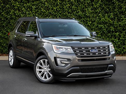 Used 2017 Ford Explorer Limited AWD/4WD image 1