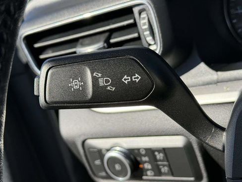 Used 2022 Ford Explorer XLT w/ Equipment Group 202A image 19