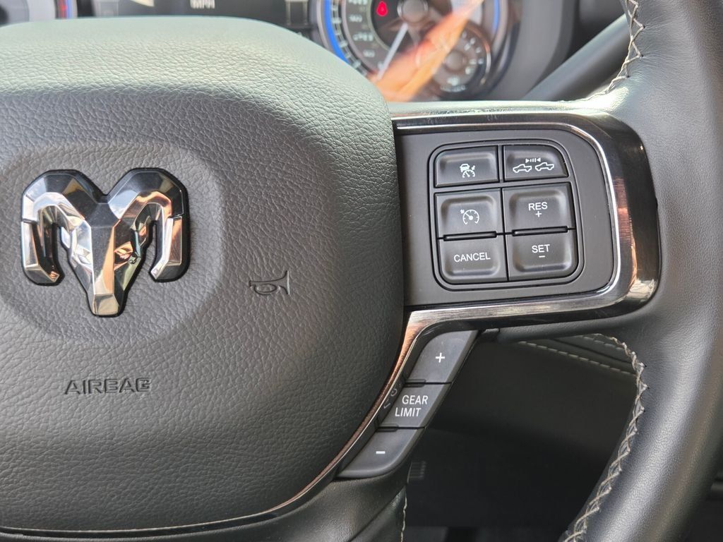Used 2022 RAM 3500 Limited AWD/4WD image 26