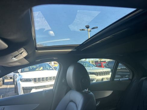 Used 2018 Mercedes-Benz C 300 Sedan image 24