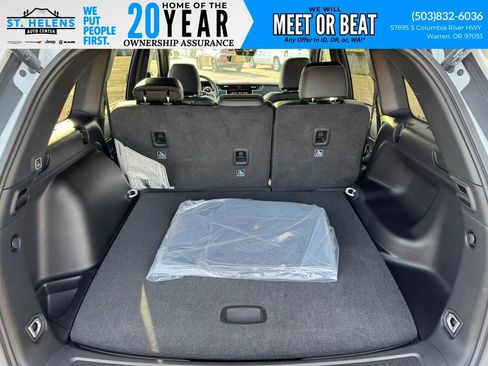 New 2025 Jeep Grand Cherokee Altitude image 8