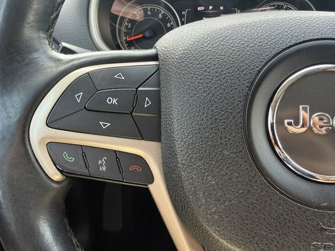 Used 2015 Jeep Cherokee Latitude w/ Cold Weather Group AWD/4WD image 24