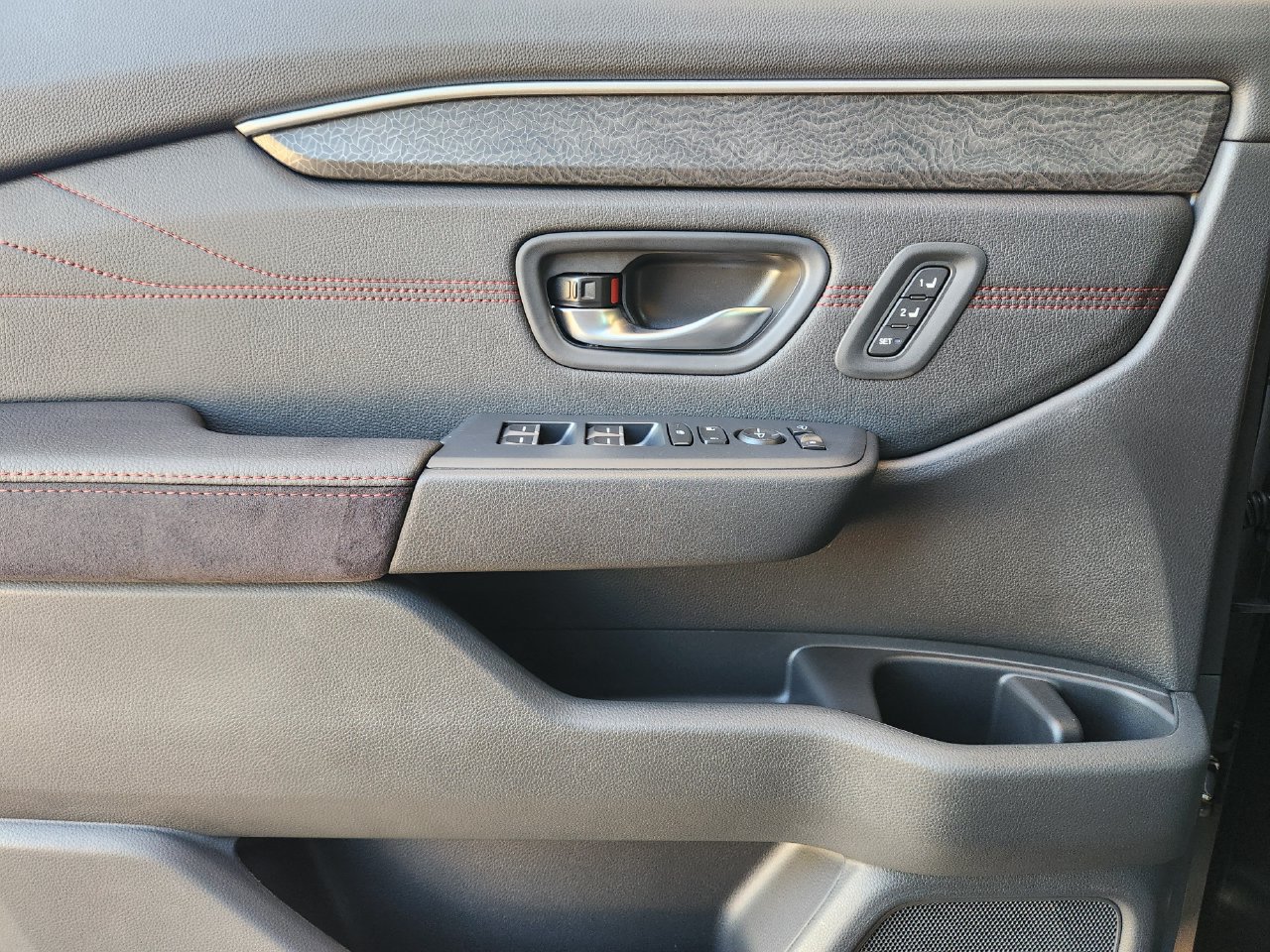 New 2026 Honda Pilot Black Edition image 16