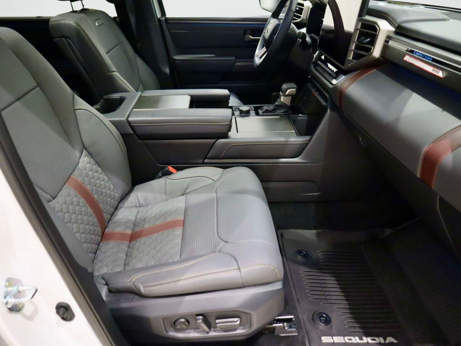 Used 2026 Toyota Sequoia Capstone AWD/4WD image 15
