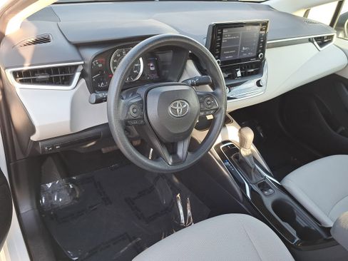 Used 2022 Toyota Corolla LE image 15