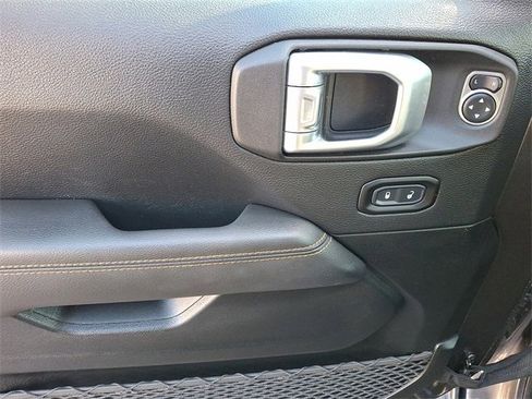 Used 2021 Jeep Wrangler Unlimited Sahara image 12