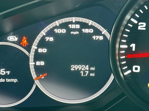 Used 2022 Porsche Cayenne image 12