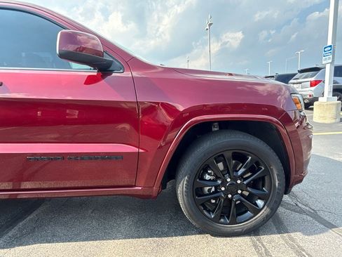 Used 2021 Jeep Grand Cherokee Laredo X AWD/4WD image 15