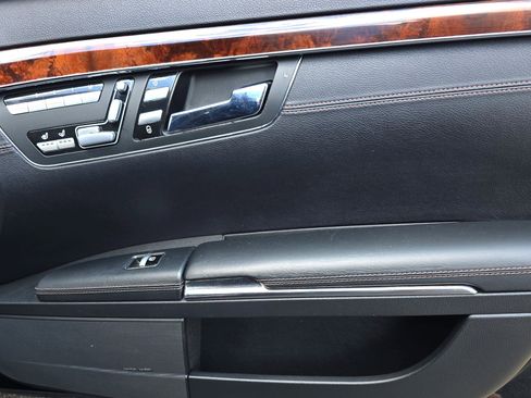 Used 2013 Mercedes-Benz S 63 AMG image 21